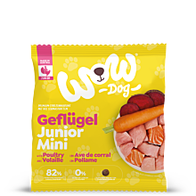 Welpen-Trockenfutter als Probe in einer gelben Verpackung